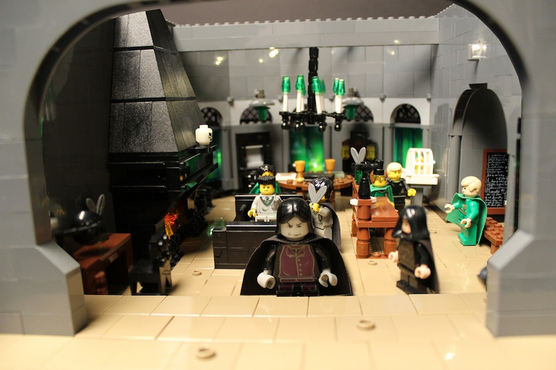 Illustration for article titled This LEGO Hogwarts includes everything from Snape's classroom to the Chamber of Secrets